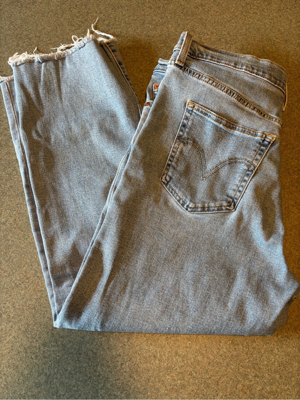 Levi's Light Blue Ankle Crop Jeans with Frayed Hem
